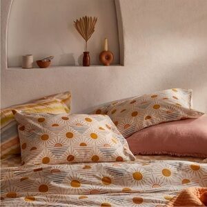 UO Full Duvet Cover Geo Sun white yellow 0927 button cotton blend
